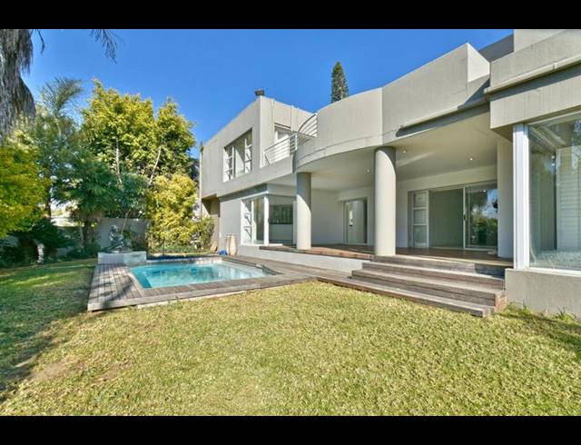 3 BEDROOM HOUSE FOR SALE IN SANDHURST